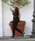 Access_Kardashian_05.jpg