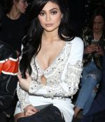 Access_Kardashian_03.jpg