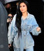 Access_Kardashian_281229.jpg