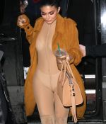 Access_Kardashian_281029.jpg