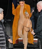 Access_Kardashian_28229.jpg
