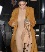 Access_Kardashian_28729.jpg