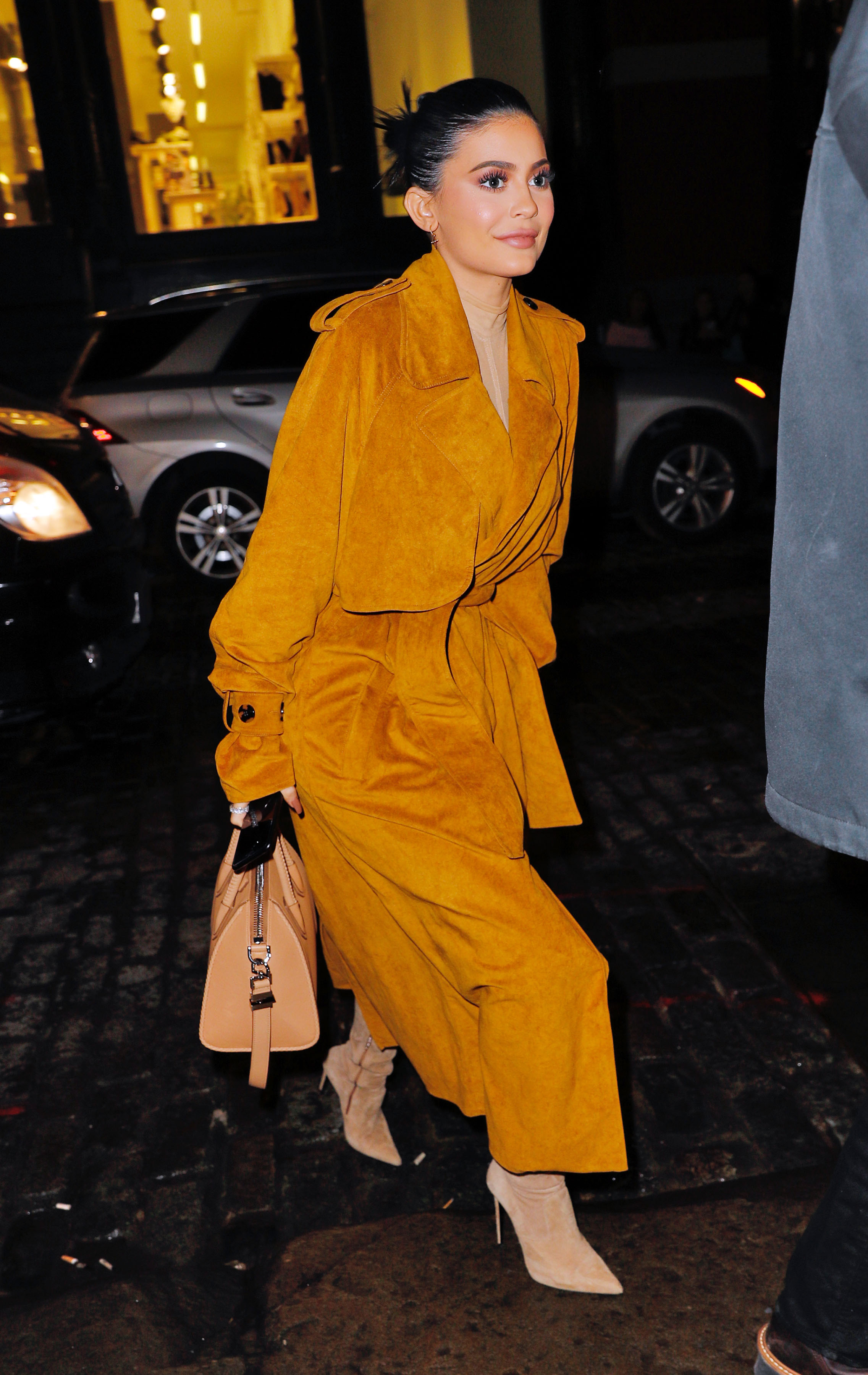 Access_Kardashian_28129.jpg