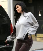 Access_Kardashian_28529.jpg