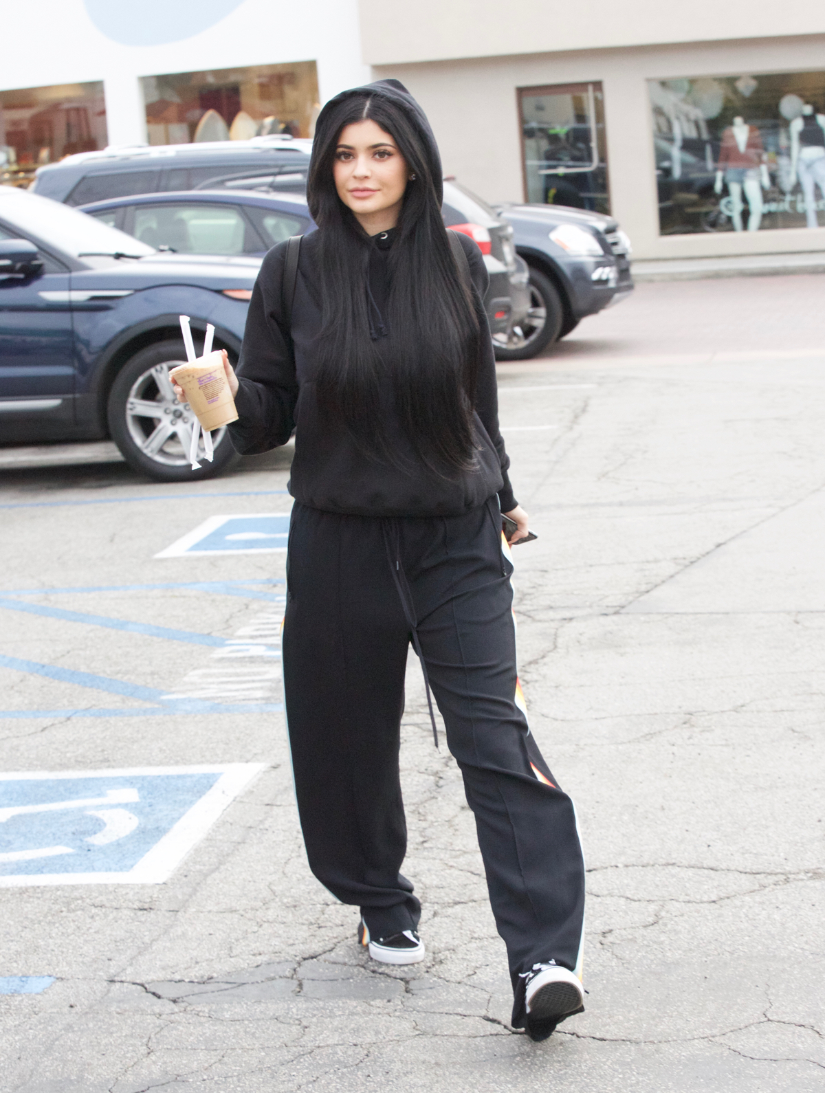 Access_Kardashian_28629.jpg