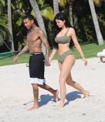 Access_Kardashian_07.jpg