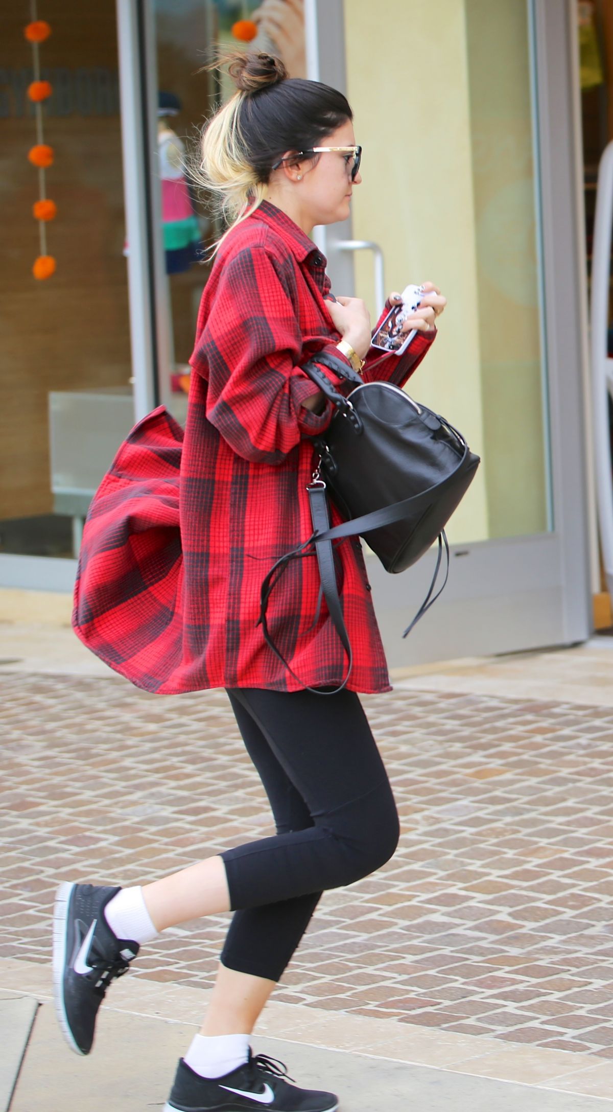 Access_Kardashian_04.jpg