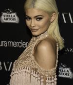 Access_Kardashian_02.jpg