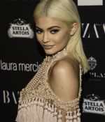Access_Kardashian_03.jpg
