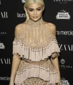 Access_Kardashian_07.jpg
