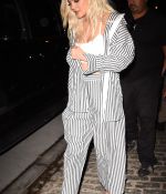 Access_Kardashian_07.jpg