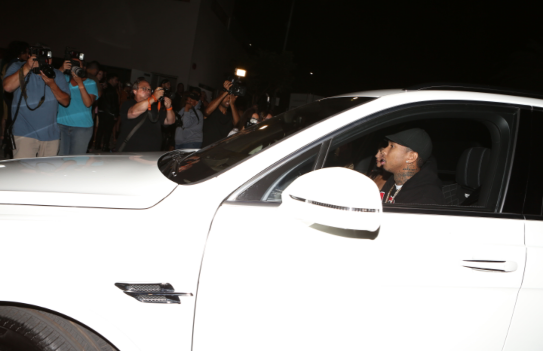 Access_Kardashian_04.png