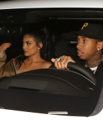 Access_Kardashian_010.png