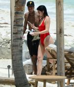 Access_Kardashian_06.jpg