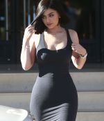 Access_Kardashian_28429.jpg