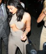 Access_Kardashian_28129.jpg