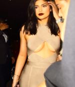 Access_Kardashian_28629.jpg