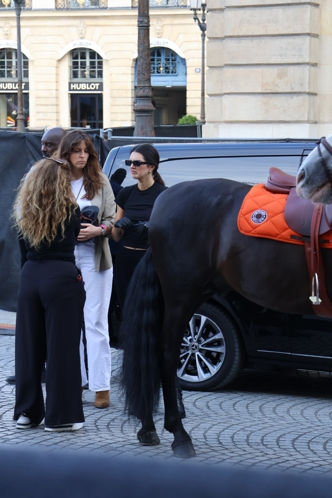 Access_Kardashian_281229.jpg