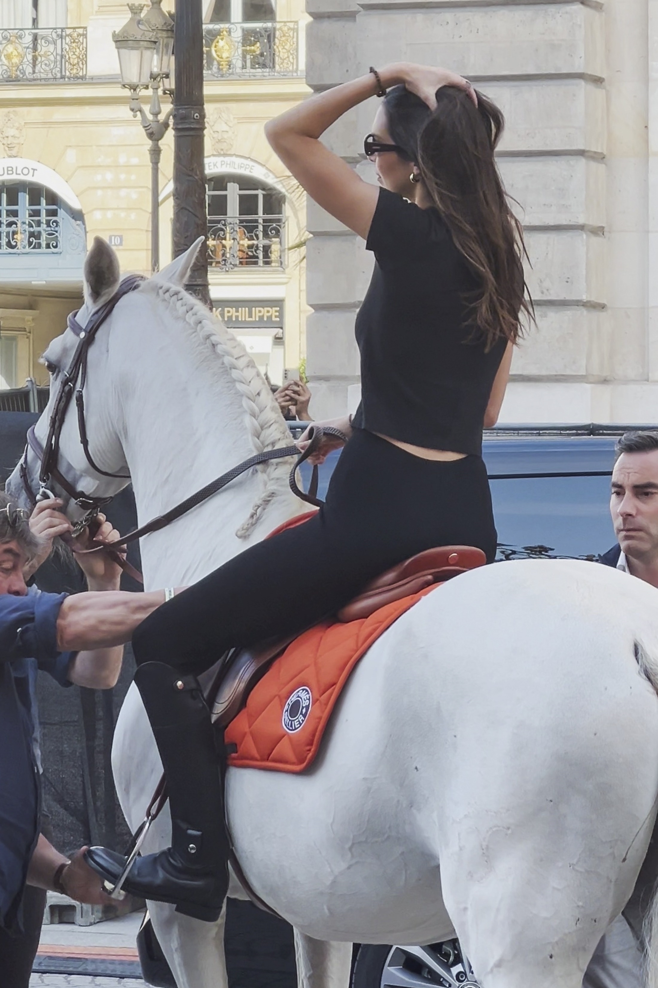 Access_Kardashian_282229~0.jpg