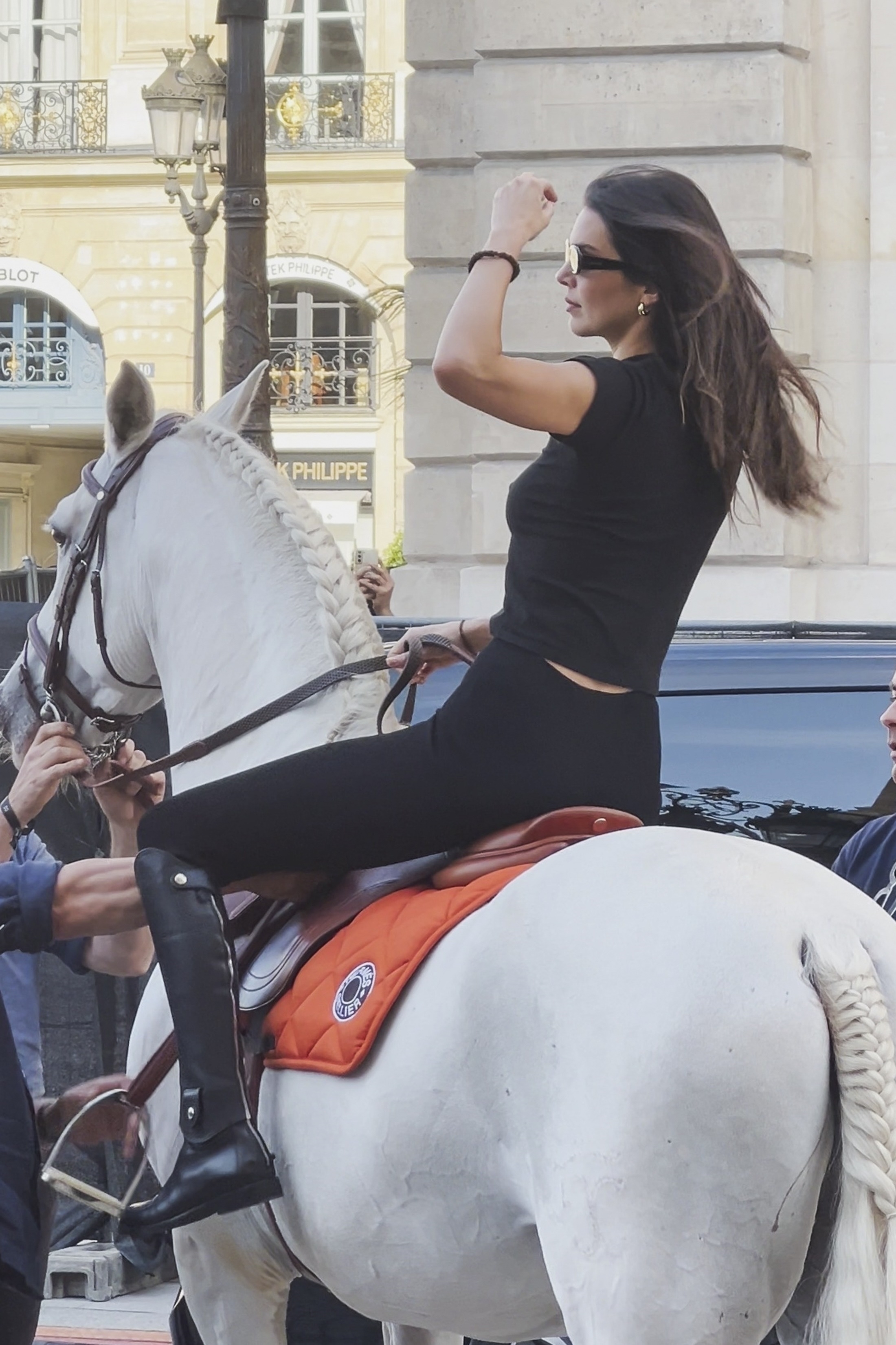 Access_Kardashian_282329~0.jpg