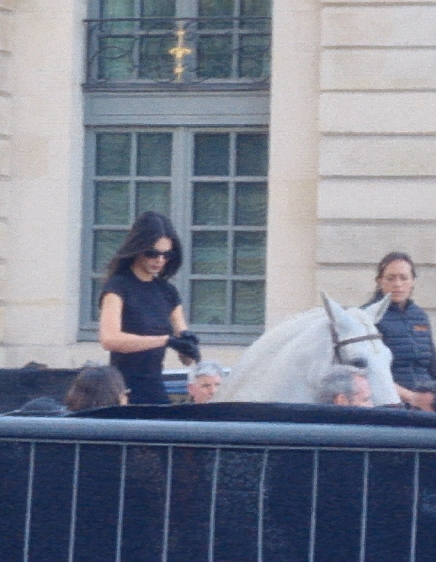 Access_Kardashian_28429~3.jpg