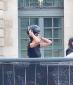 Access_Kardashian_281129~0.jpg