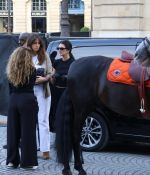 Access_Kardashian_281229.jpg