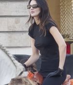 Access_Kardashian_281329~1.jpg