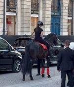 Access_Kardashian_281829~1.jpg