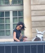 Access_Kardashian_28229~2.jpg
