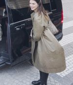 Access_Kardashian_282629~0.jpg