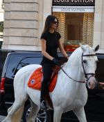 Access_Kardashian_28329.jpg