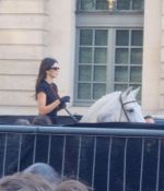 Access_Kardashian_28329~3.jpg