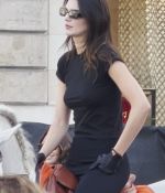 Access_Kardashian_28329~4.jpg