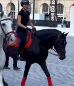 Access_Kardashian_28329~5.jpg
