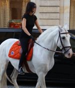 Access_Kardashian_284829.jpg
