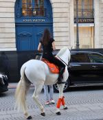 Access_Kardashian_285429.jpg
