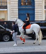 Access_Kardashian_285529.jpg