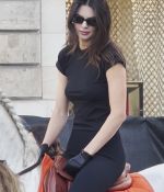 Access_Kardashian_28629~2.jpg