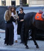 Access_Kardashian_28729.jpg