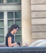 Access_Kardashian_28729~0.jpg