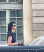 Access_Kardashian_28829~0.jpg