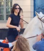 Access_Kardashian_28829~1.jpg