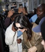 Access_Kardashian_28729~0.jpg