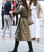 Access_Kardashian_28129~0.jpg