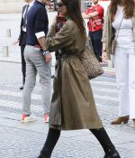 Access_Kardashian_28629~0.jpg