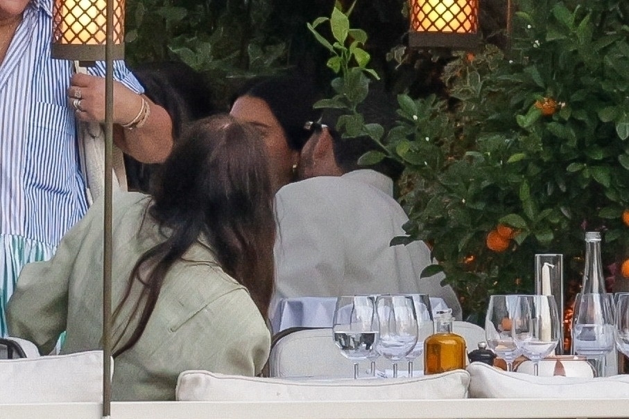 Access_Kardashian_282629.jpg
