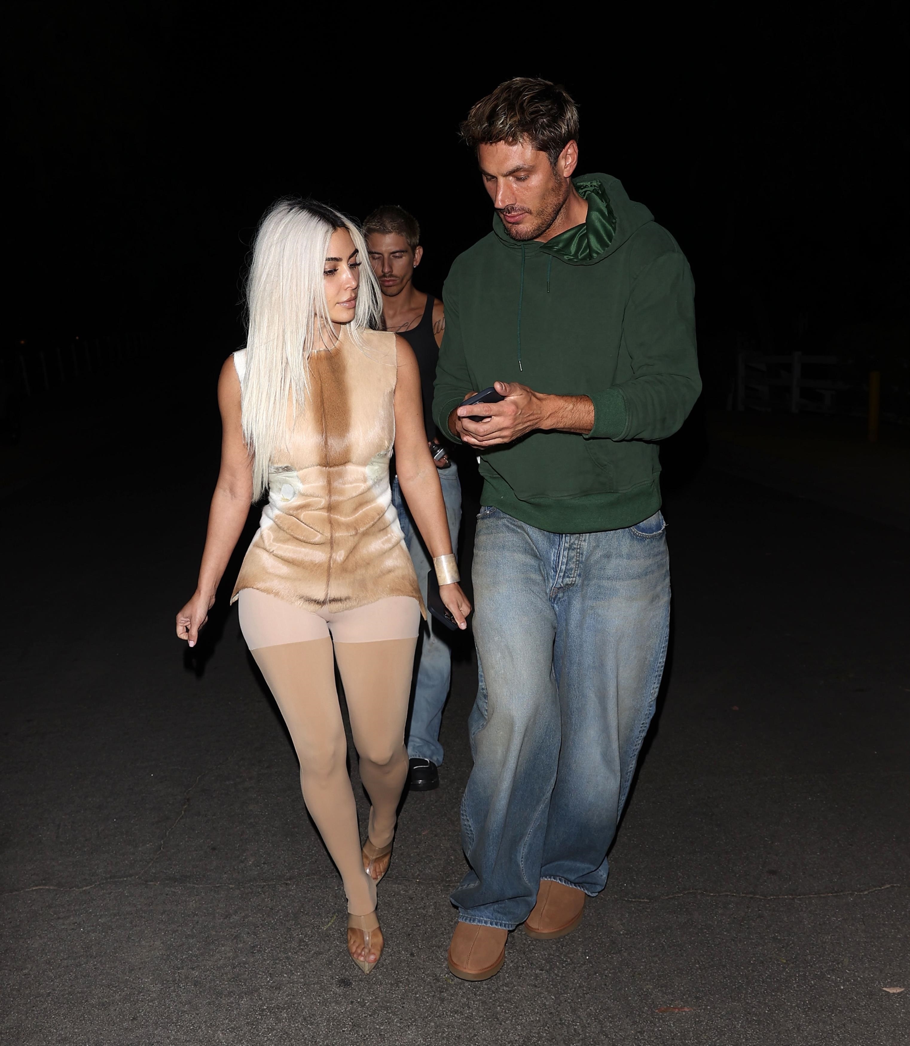 Access_Kardashian_28229.jpg