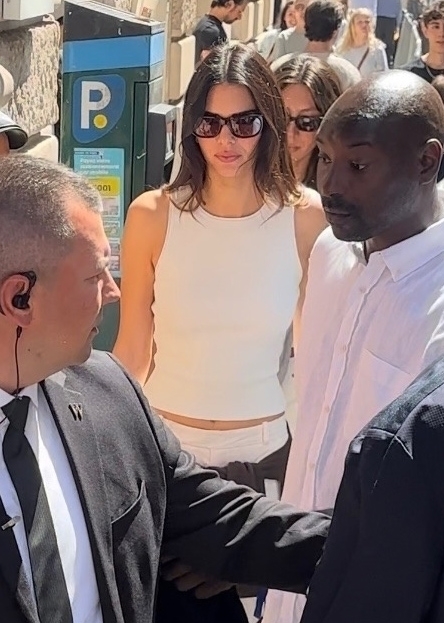 Access_Kardashian_28329~0.jpg