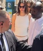 Access_Kardashian_28329~0.jpg